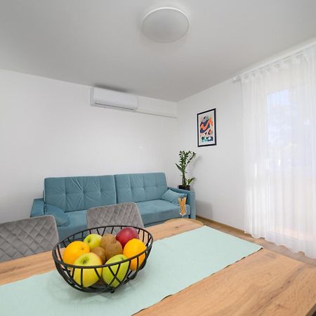 Apartment Pina Пореч Экстерьер фото